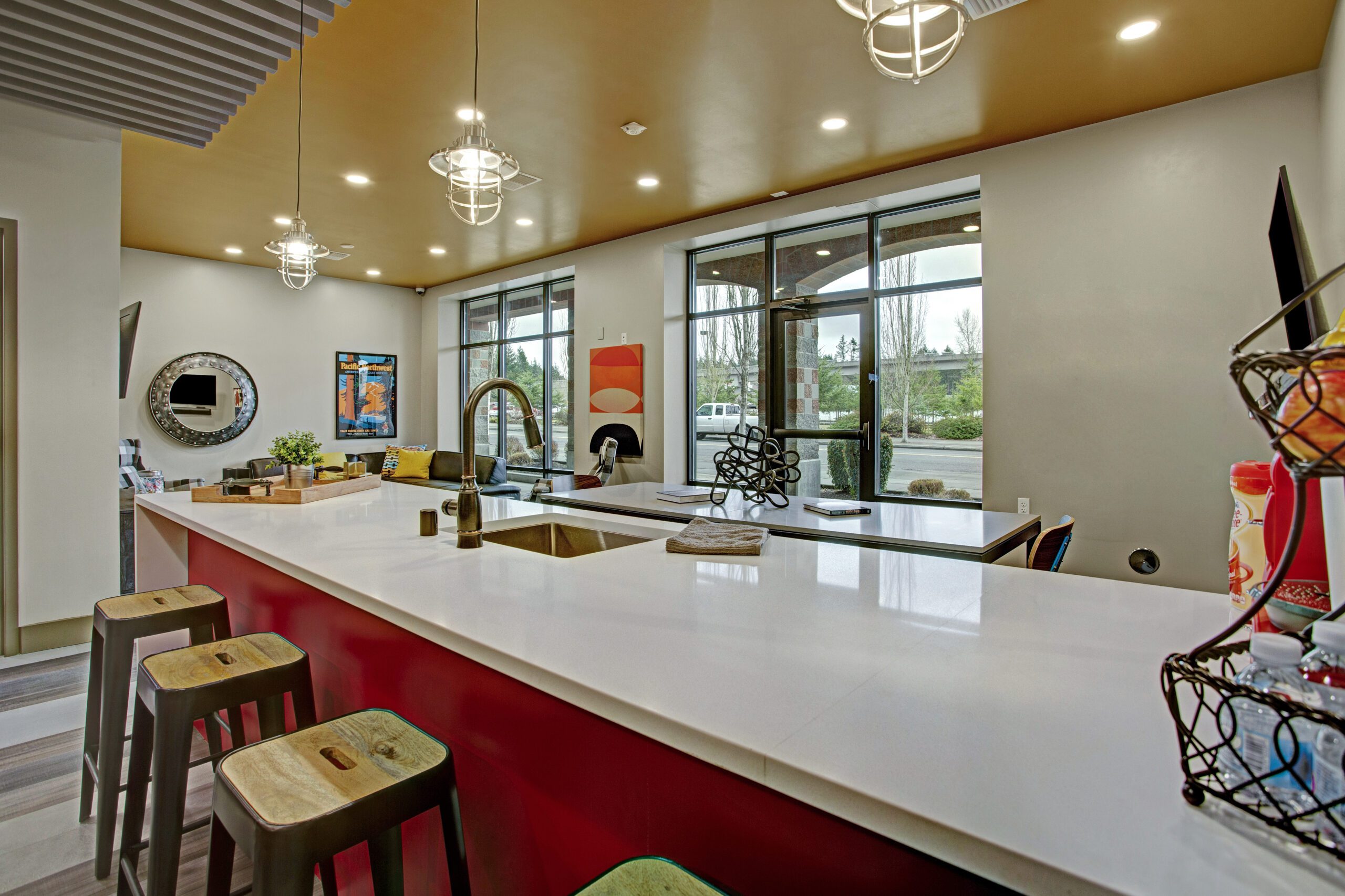 Trax at DuPont Station Resident Kitchen and Lounge 20190221